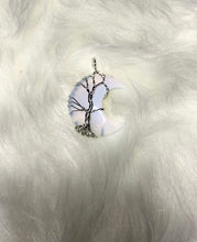 Load image into Gallery viewer, Crystal Natural Crescent Moon Pendant
