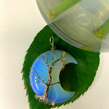 Load image into Gallery viewer, Crystal Natural Crescent Moon Pendant
